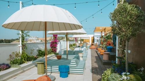Oroklini Apartamento | LIV & CO Suites & Villas