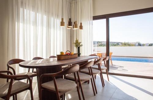 Oroklini Apartamento | LIV & CO Suites & Villas