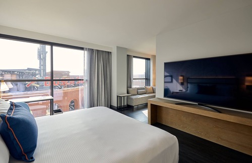 Downtown St. Louis Hotel | Live by Loews - St.Louis