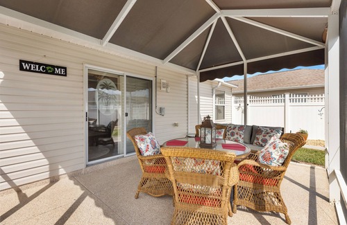 Duval Cabaña | Live the Villages Life – 2BR, Golf Cart, Fenced Yard for Furry Friends