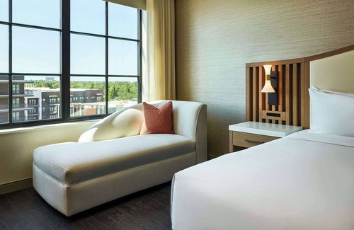 Central Oklahoma City Hotel | Lively Hotel On Oak Oklahoma City, Tapestry By Hilton