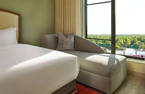 Central Oklahoma City Hotel | Lively Hotel On Oak Oklahoma City, Tapestry By Hilton