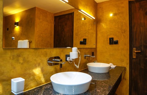 Dambulla Hotel | Liyya Water Villas