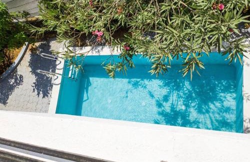 Malavli Hotel | ll EMPYREAN STAY II 3BHK II MARIGOLD VILLA II PRIVATE POOL II AC