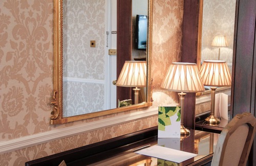 Pontypridd Hotel | Llechwen Hall Hotel