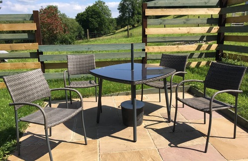 Whitland Casa | Lletty Bach - pet stays free - detached - parking - ideal location to explore