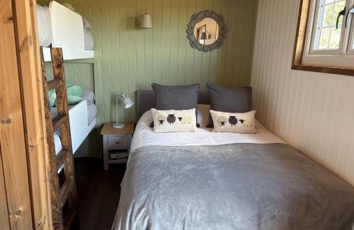 Cambridge Otro | Lodeside Glamping