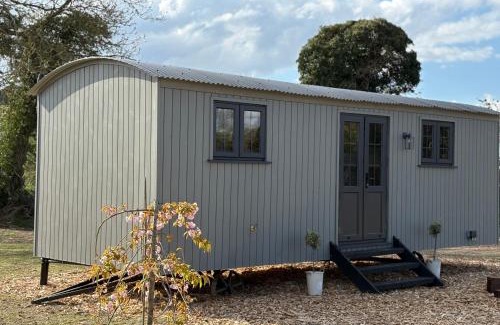 Cambridge Otro | Lodeside Glamping