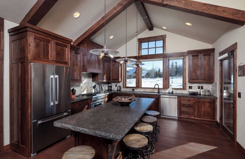 Whitefish Hotel | Lodge at Whitefish Lake