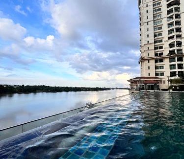 Kuching Apartamento | LoFF Suite River View 2 Bedroom at Kuching Riverine Resort