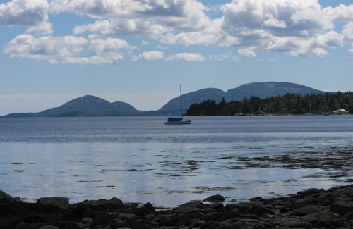 Hancock Point Cabina | cabaña de madera junto al mar