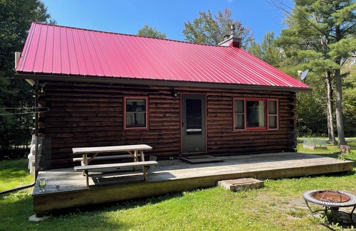 Morris Casa | Log cabin Morris, NY