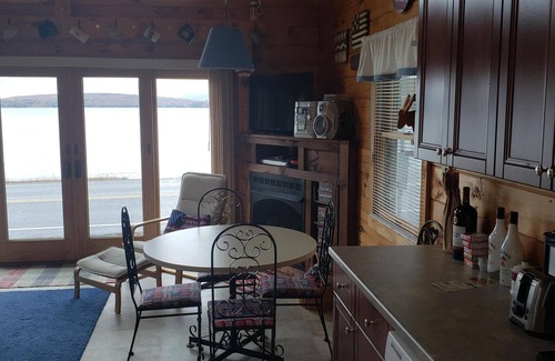 Morgan Casa | Log Cabin Vacation Rental