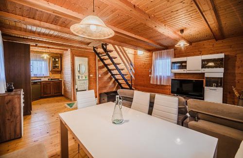 Brezice Casa | Log Cabin Vista View with Seasonal Hot Tub