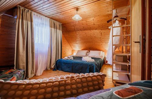 Brezice Casa | Log Cabin Vista View with Seasonal Hot Tub