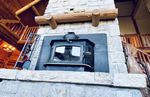 Franklin County Cabina | Log home on 42 acres