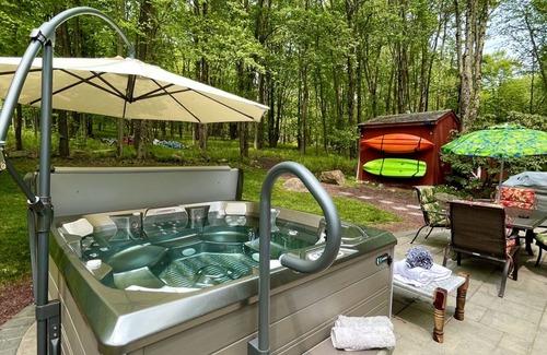 White Haven Cabina | Log House by the Lake - One of a Kind Property