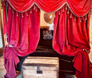 Montreuil-sur-Therain Casa | Logement insolite La cachette des Pirates, ciné, pop corn