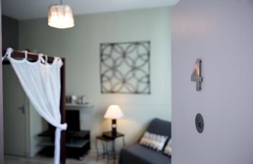 Combree Hotel | Logis Auberge De L'ombrée