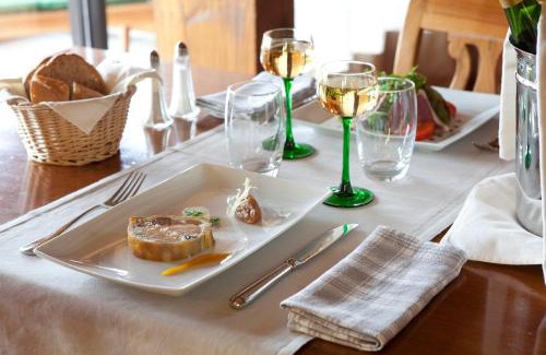 Saint-Hippolyte Hotel | Logis Hotel Le Parc & Spa