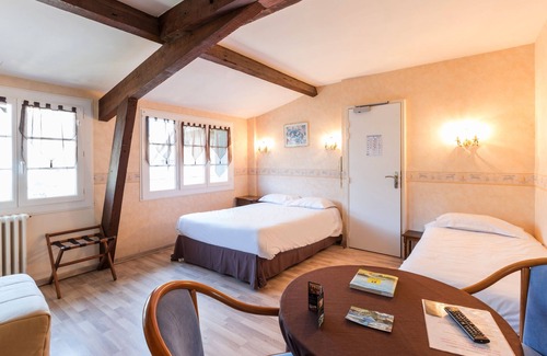 Argeles Gazost Hotel | Hôtel-Restaurant Les Cimes