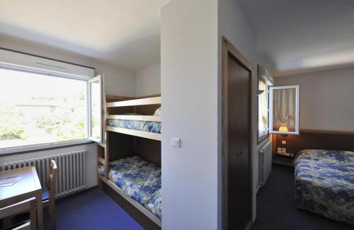 Yssingeaux Hotel | Logis Hotel Restaurant Le Cygne