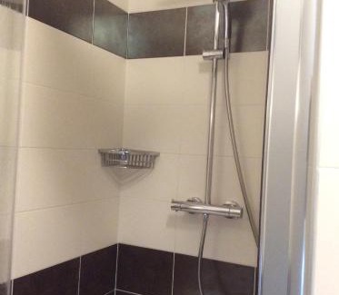 Sauzet Hotel | Logis Hotels- Auberge de la Tour - Hôtel et restaurant