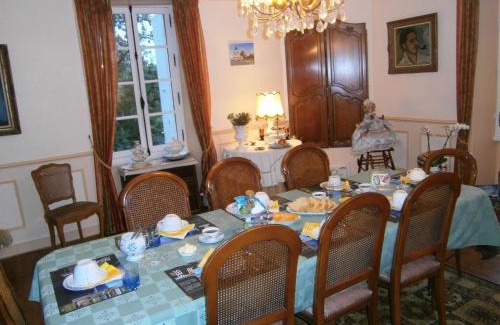 Mareuil-Sur-Lay-Dissais Cama Y Desayuno | Logis La Folie