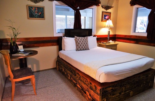 Volcano Hotel | Lokahi Lodge