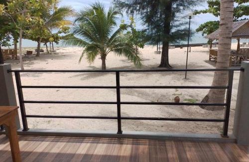 Tha Sala Hotel | Loma Beach Resort