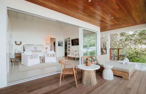 West End Hotel | Long Bay Beach Resort