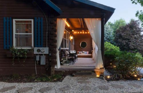 Gilford Casa | Look to the Mountains: Gunstock Acres Log Cabin