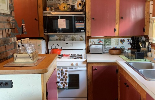 Newark Cabina | Loon Lodge, una cabaña de 2 dormitorios frente al mar en Newark Pond en Newark, Vermont, NEK