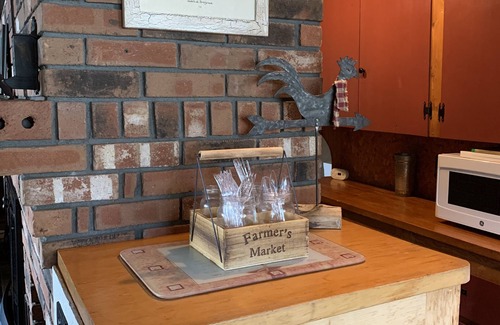 Newark Cabina | Loon Lodge, una cabaña de 2 dormitorios frente al mar en Newark Pond en Newark, Vermont, NEK