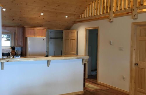 Killaloe Cabaña | Loon Lodge - Golden Lake (Cottage & Bunkie -Sleeps 8)