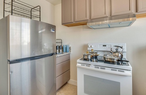 Park Mesa Heights Casa | Los Angeles Home Near Hospitals & Metrolink Access