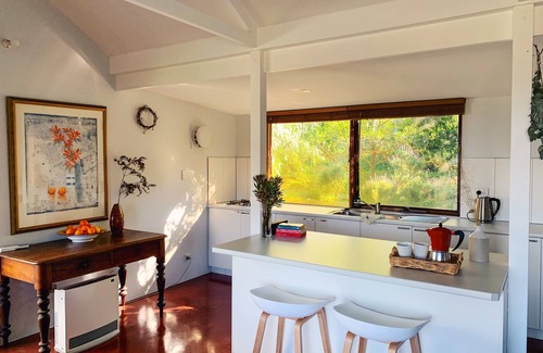 Blewitt Springs Cabaña | Perdido en las vides. Escape del viñedo.