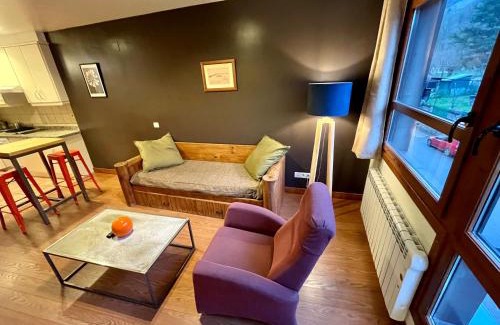 Felechosa Apartamento | Lotila Flats Cuirgu