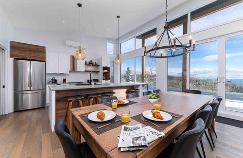 Les Eboulements Casa | Louis Cyr 70: Spectacular view, Billiards and Spa