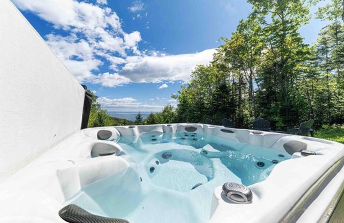 Les Eboulements Casa | Louis Cyr 70: Spectacular view, Billiards and Spa