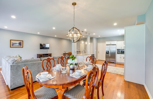 Lyndon Casa | Louisville Retreat w/ Deck ~ 11 Mi to Downtown!