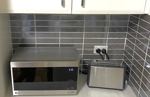 Petersham North Condominio | Lovely 2 bedroom apartment with city views