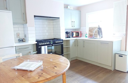 Highgate Cabaña | Lovely 2 Bedroom Cottage in Highgate Village, London