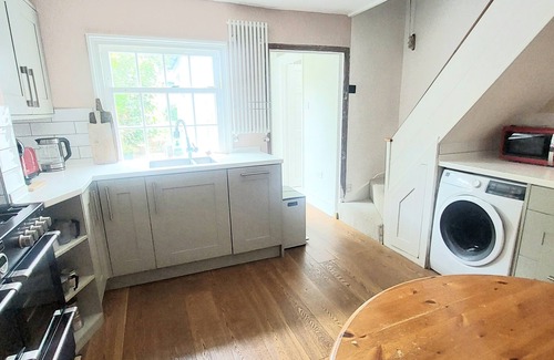 Highgate Cabaña | Lovely 2 Bedroom Cottage in Highgate Village, London