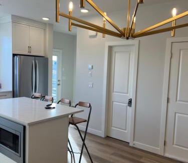 Southwest Calgary Casa | Lovely 4 bedroom House