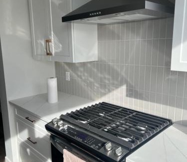 Southwest Calgary Casa | Lovely 4 bedroom House