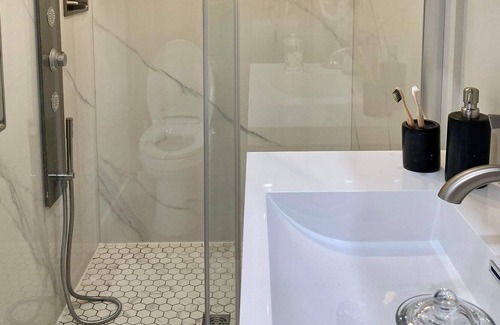 Petite-Riviere-Saint-Francois Casa | Lovely 4 bedroom house with spa