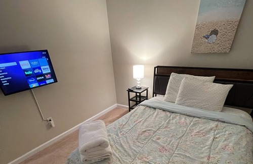 Owings Mills Apartamento | Lovely and furnished basement with private entrance