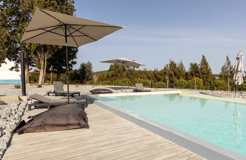 Sao Martinho Villa | Hermoso apartamento en villa para 7 personas con A/C, WIFI, piscina, TV y terraza