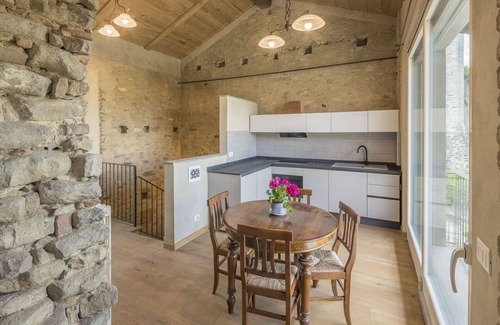 Monforte d'Alba Apartamento | Acogedor apartamento para 4 personas con piscina, WIFI y terraza, cerca de Alba